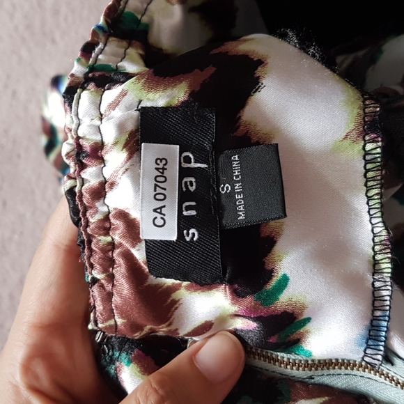 Snap Strapless Abstract Pattern Party Mini Dress - Picture 4 of 8